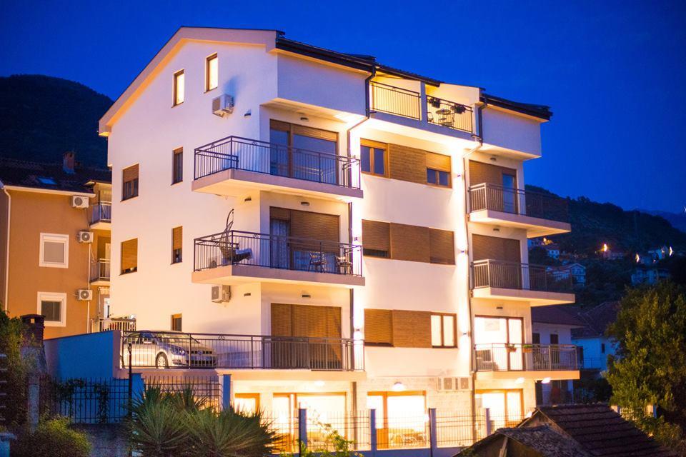 Porto Apartments Tivat Exterior photo